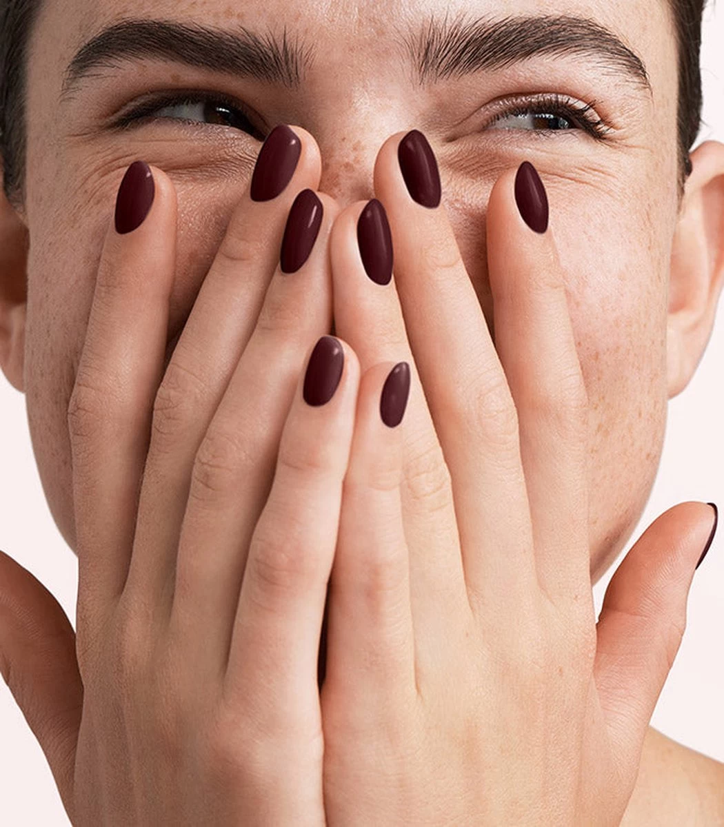 Pink Gellac - Sangria Red - Gellak - Vegan - Donkerrood - Creamy Finish - 15 Ml - Afbeelding 2