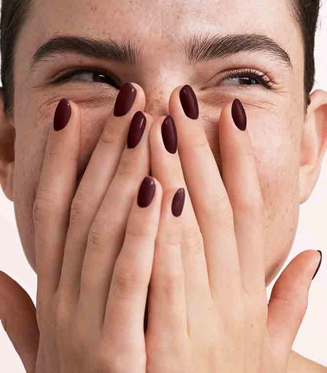 Pink Gellac - Sangria Red - Gellak - Vegan - Donkerrood - Creamy Finish - 15 Ml - Afbeelding 3